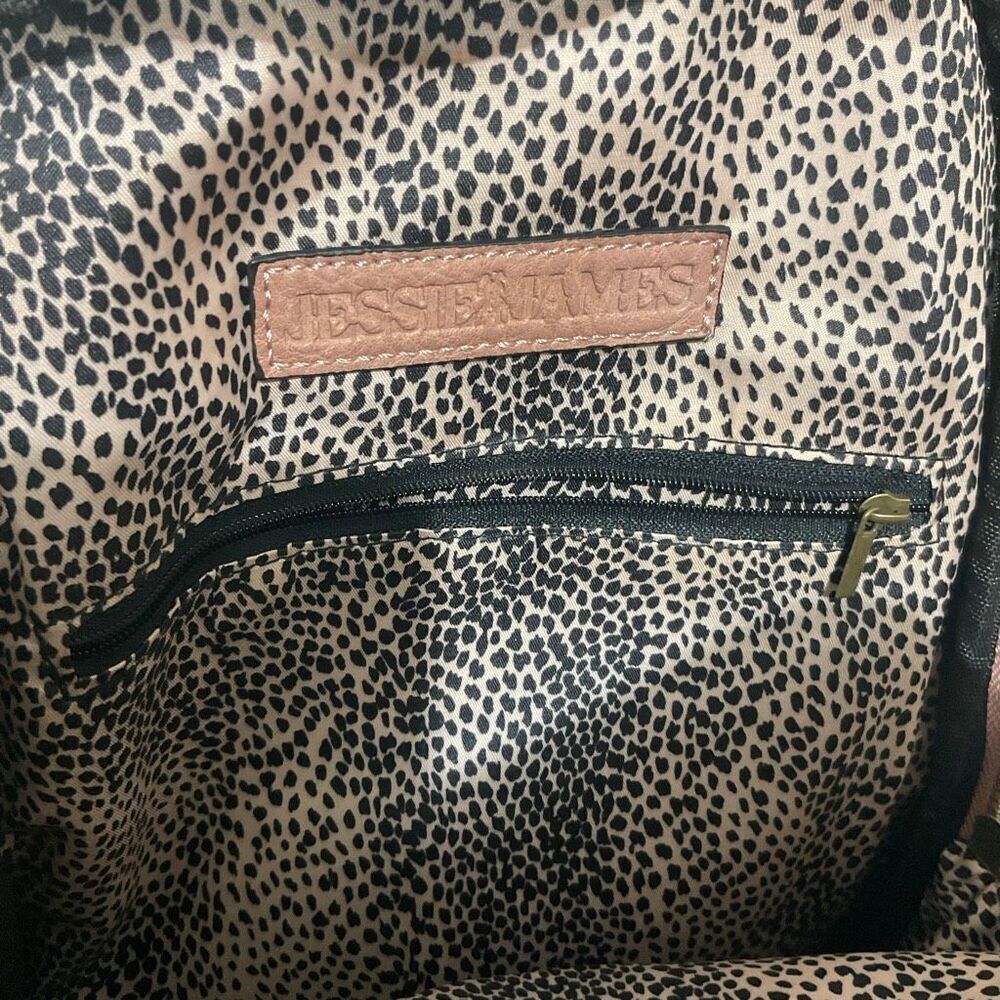 Jessie & James handbags Madison concealed carry backpack color TAUPE faux leathe - Picture 6 of 13